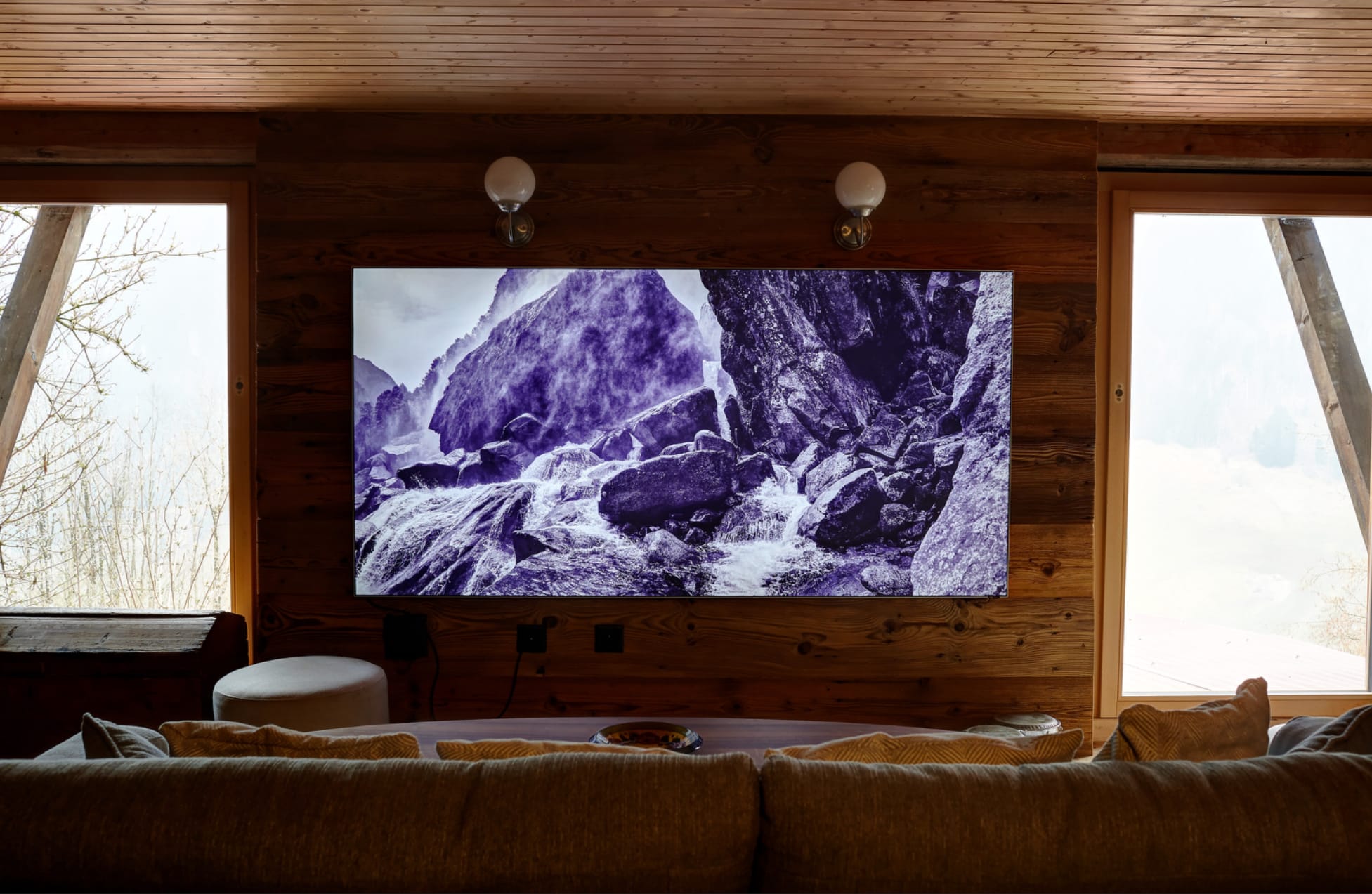 Villa Tracker Partners with Transforming Spaces Association to Bring Healing Art to Hospitals